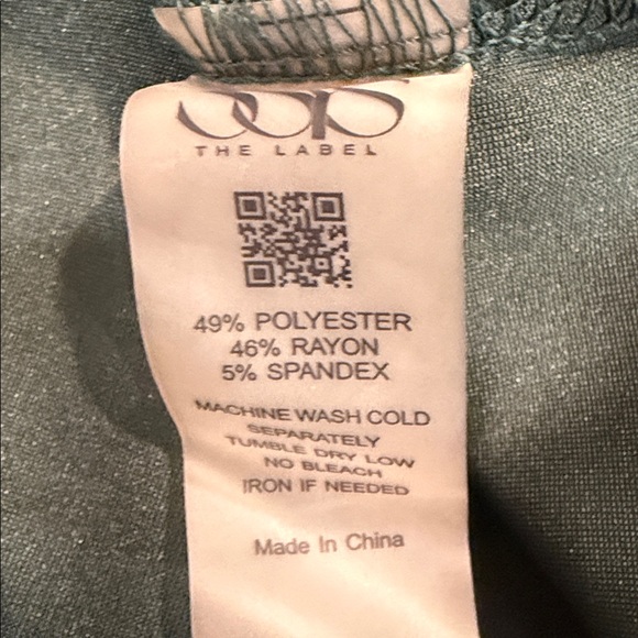 Green Ruffled Sweatshirt - Picture 6 of 6